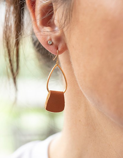 Evie Earring | Tan